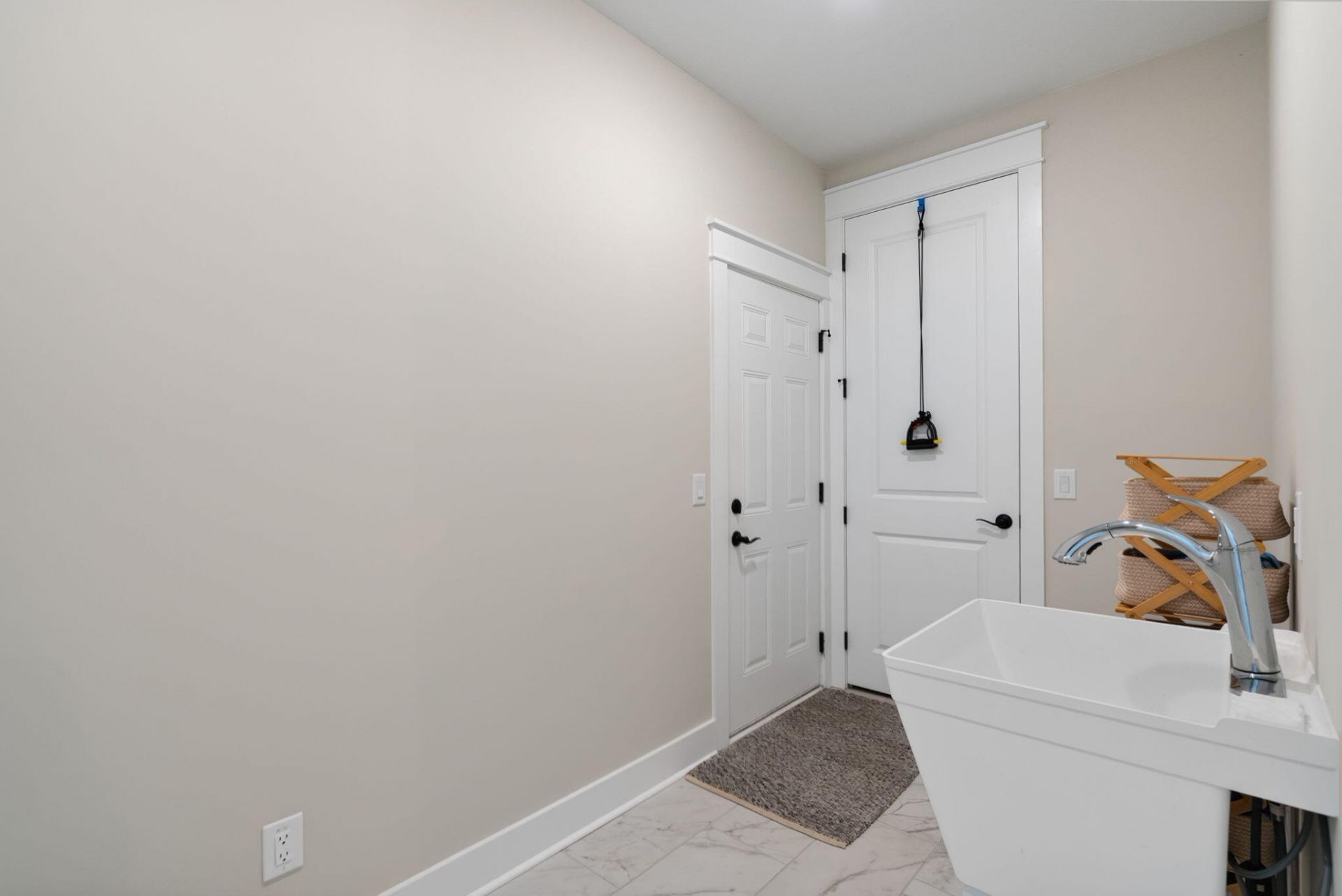136 Leeward Landing Photo 33