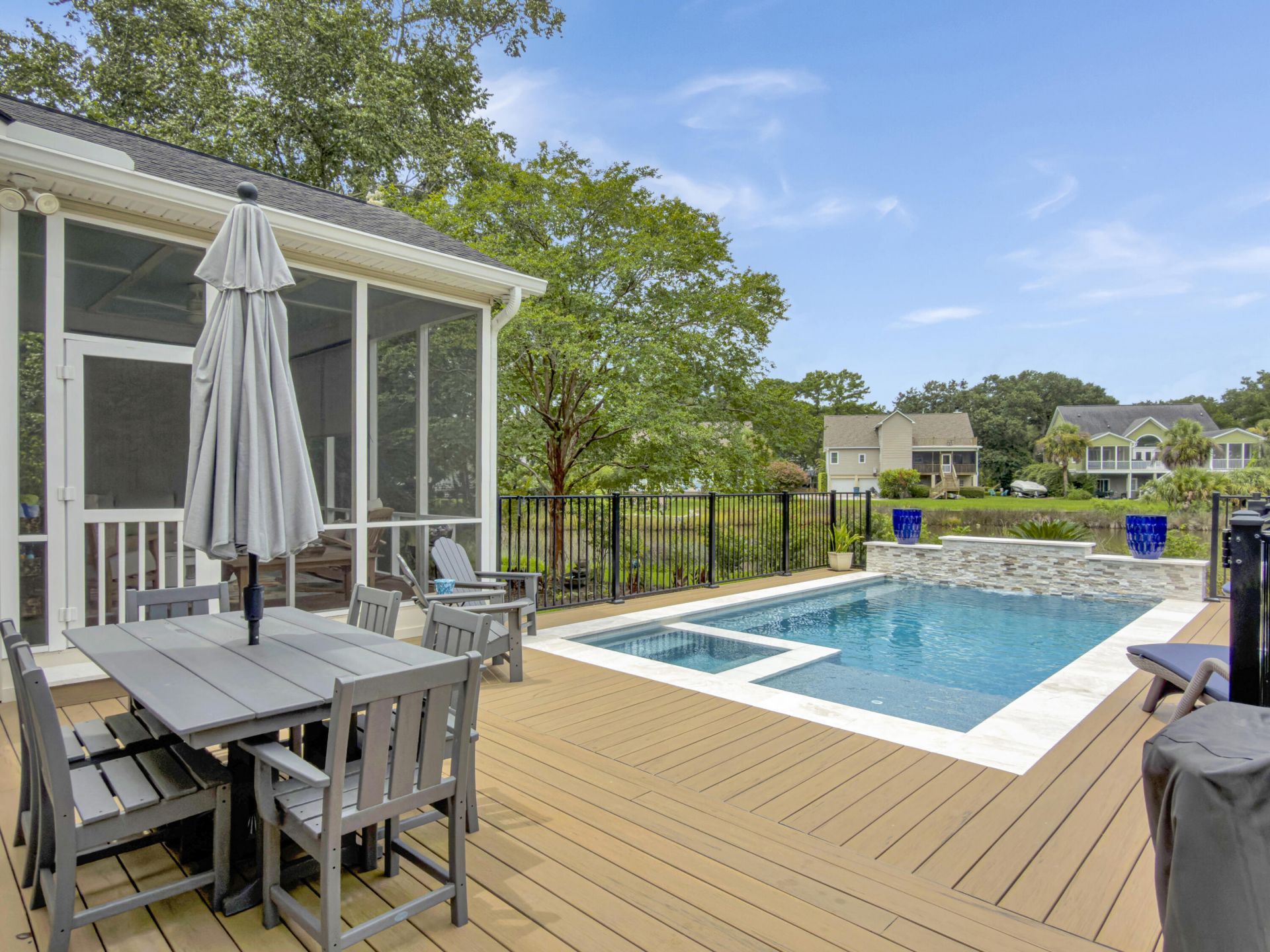 309 Jamesbury Road Photo 33