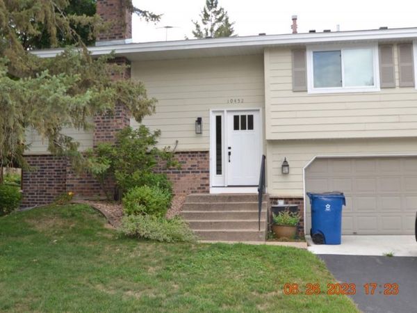 10452 Decatur Avenue S, Bloomington, MN 55438