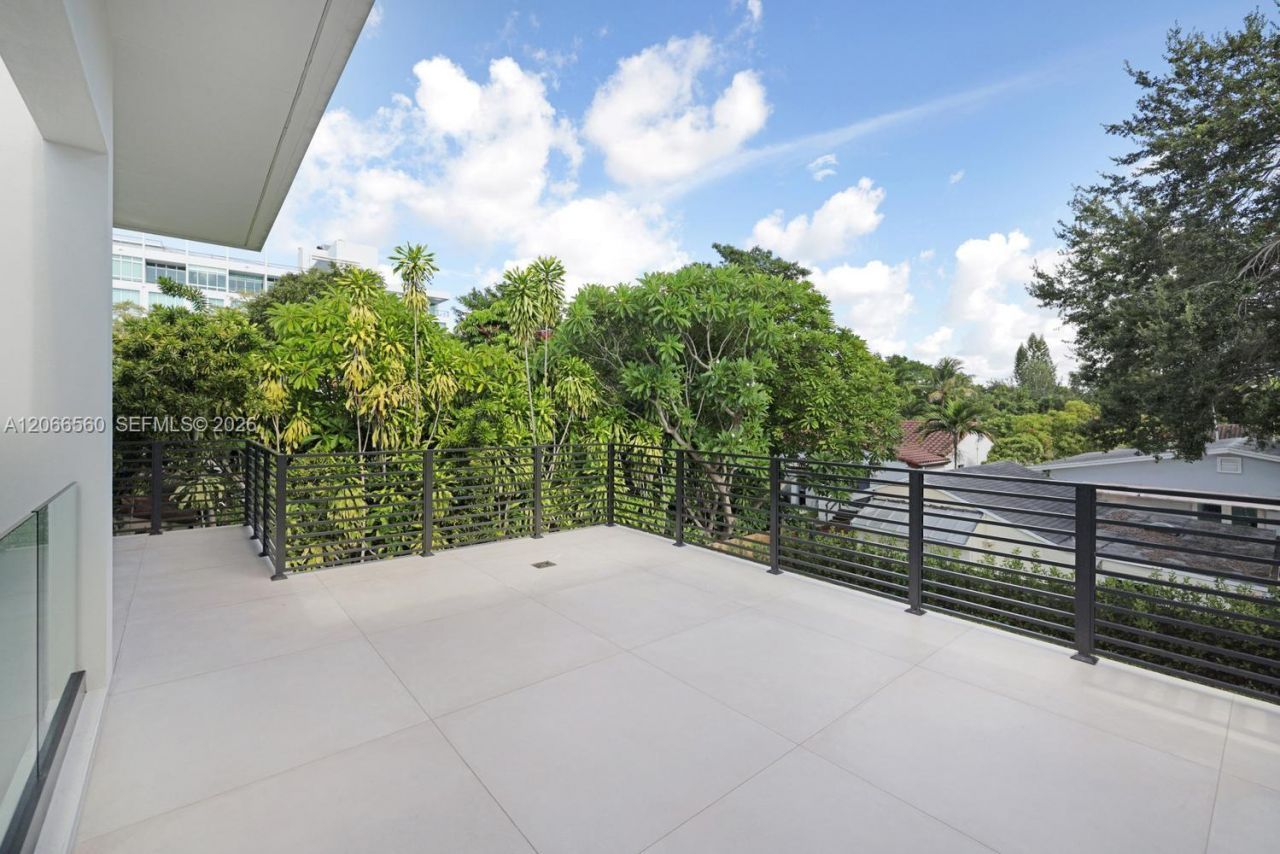 685 NE 81st St , Miami, FL 33138 Photo