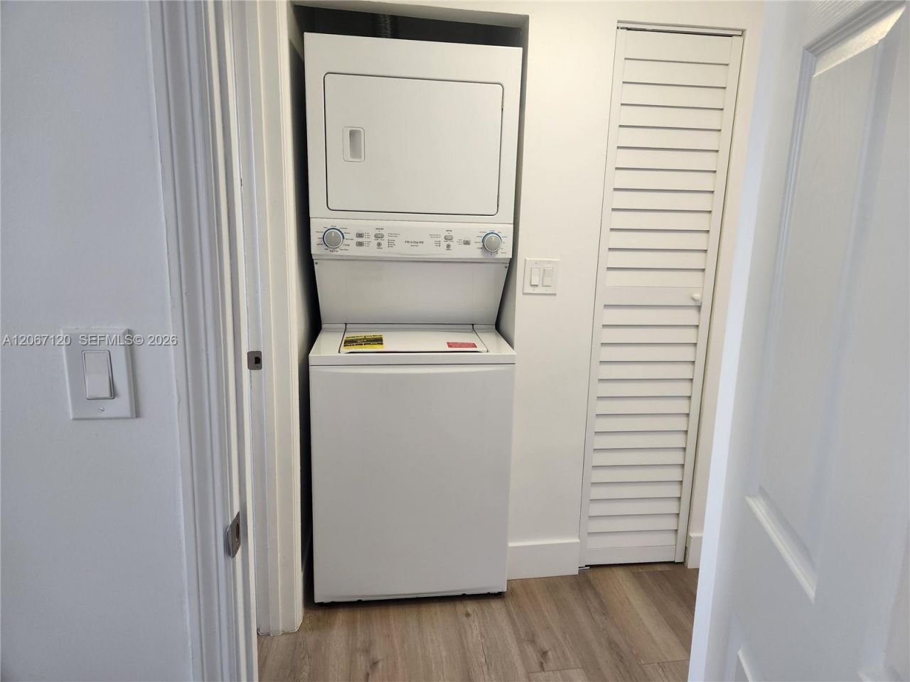 8075 NW 7th St , Unit 420, Miami, FL 33126 Photo