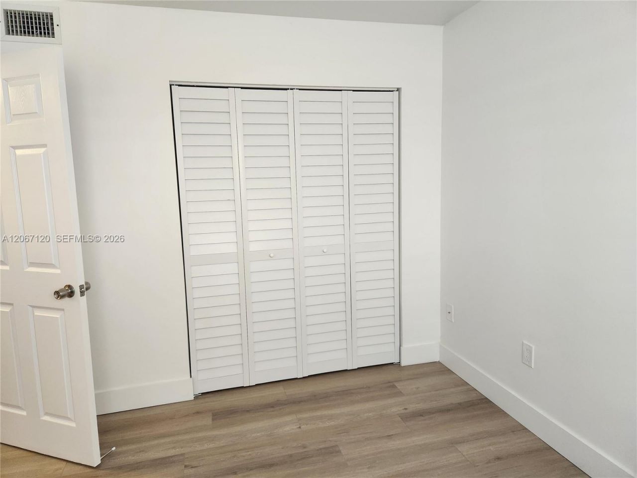 8075 NW 7th St , Unit 420, Miami, FL 33126 Photo