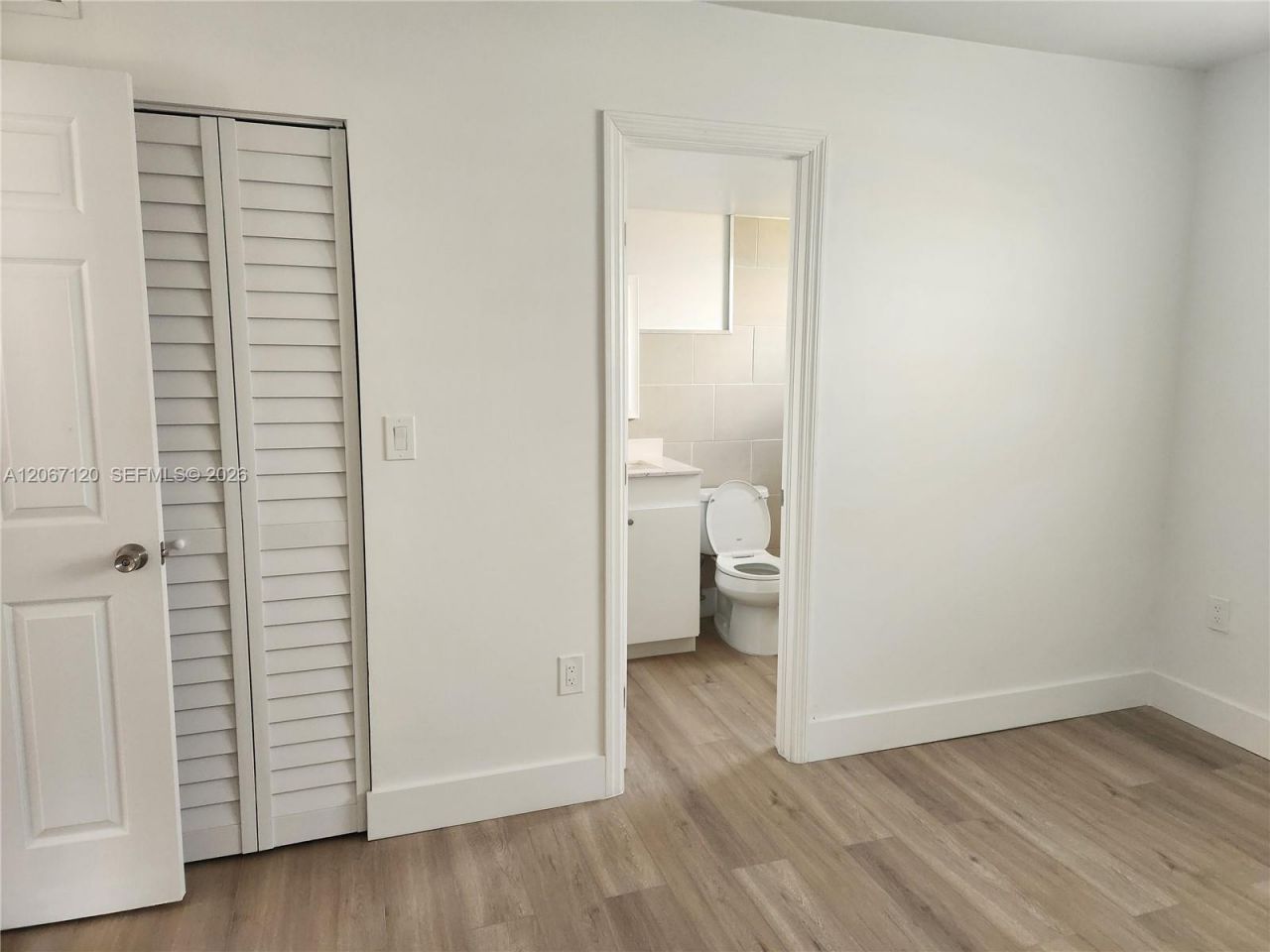 8075 NW 7th St , Unit 420, Miami, FL 33126 Photo