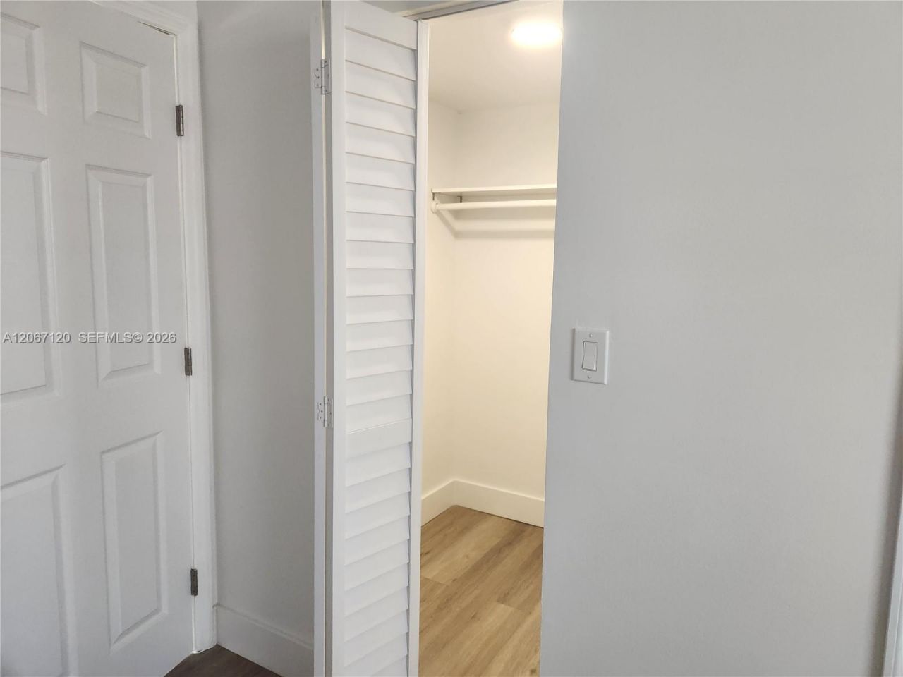 8075 NW 7th St , Unit 420, Miami, FL 33126 Photo