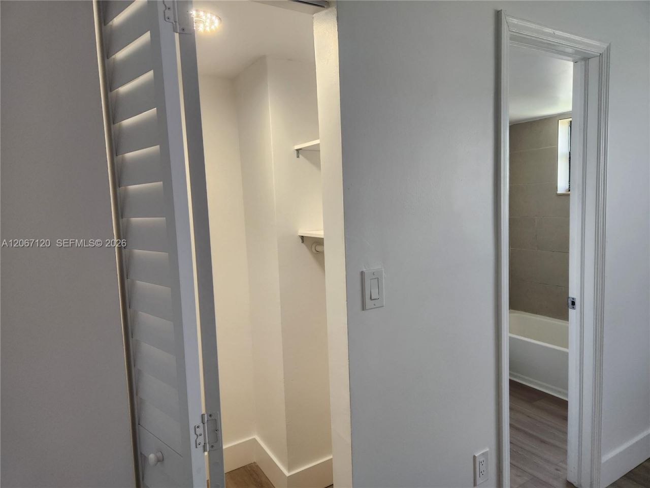 8075 NW 7th St , Unit 420, Miami, FL 33126 Photo