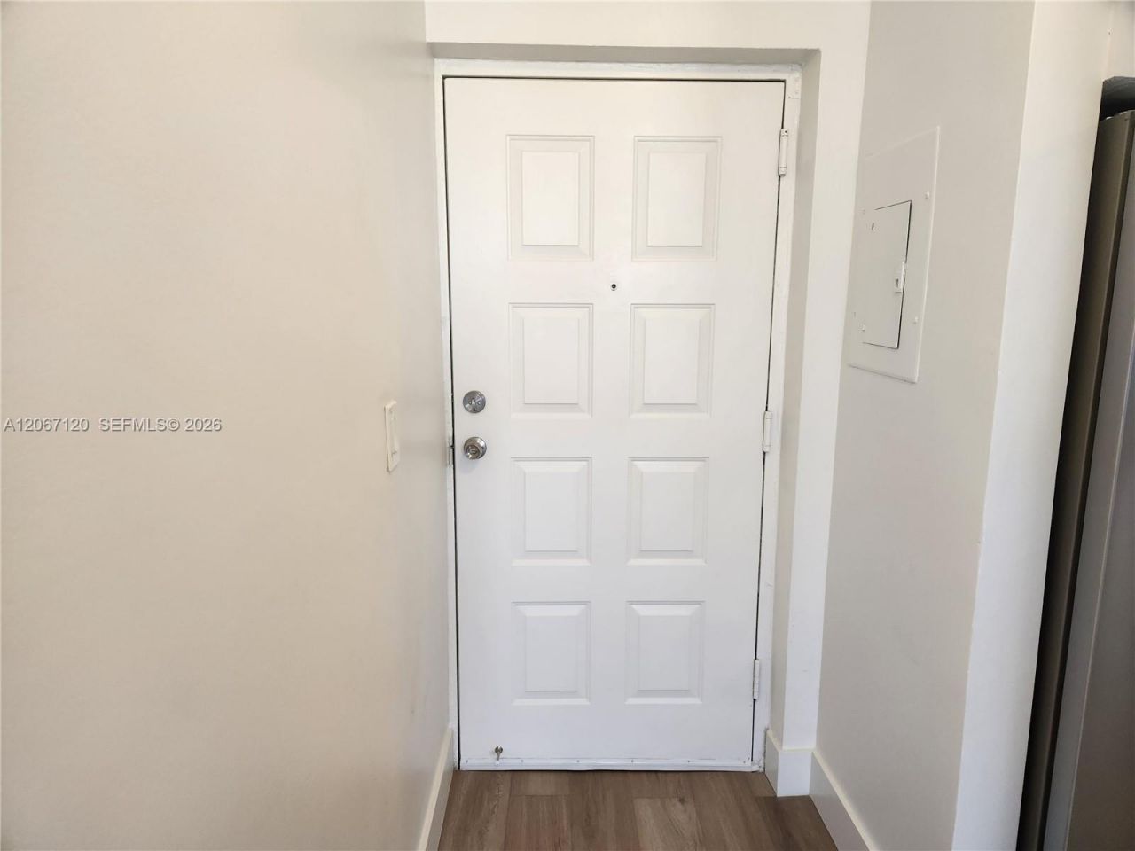 8075 NW 7th St , Unit 420, Miami, FL 33126 Photo