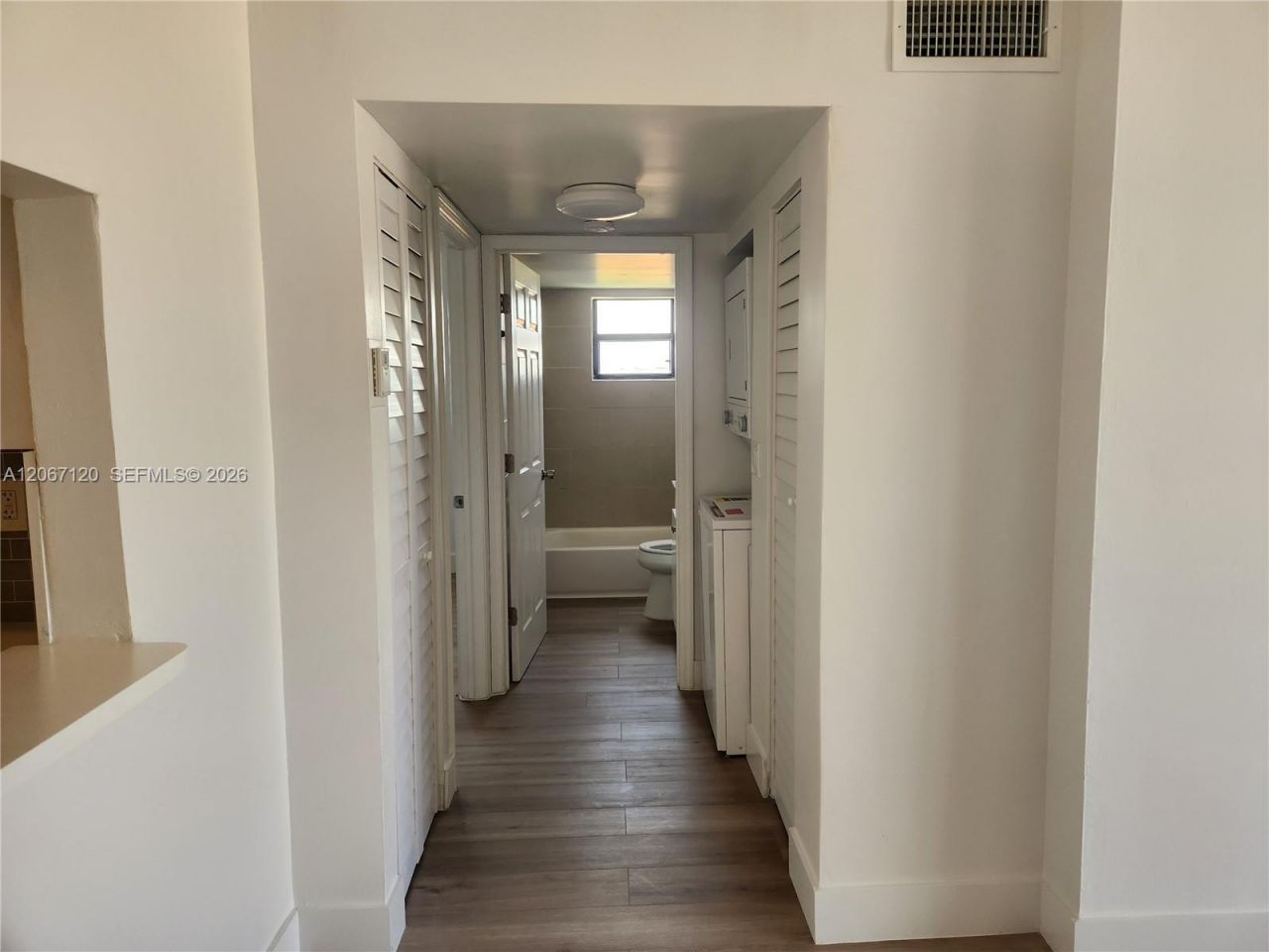 8075 NW 7th St , Unit 420, Miami, FL 33126 Photo