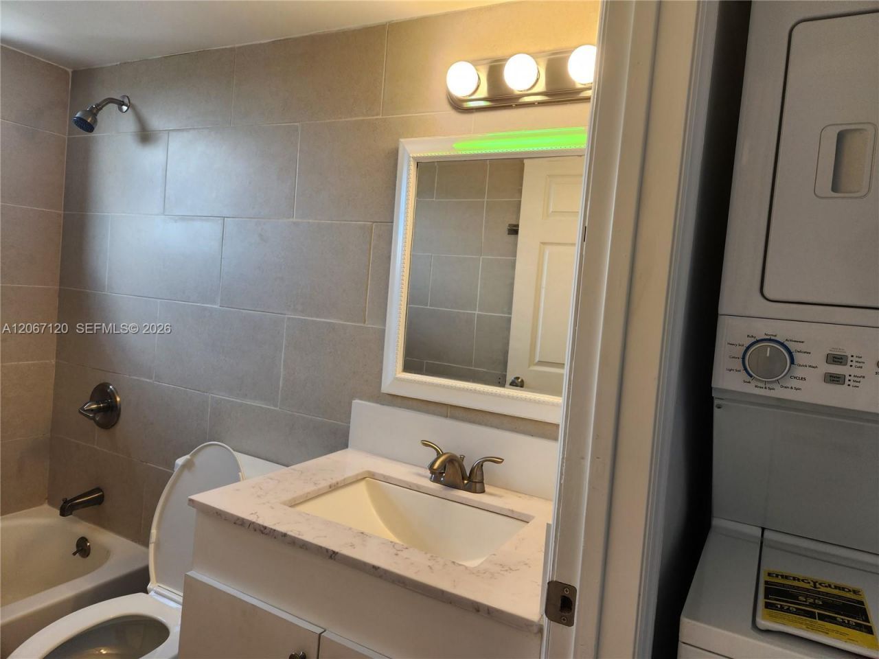 8075 NW 7th St , Unit 420, Miami, FL 33126 Photo