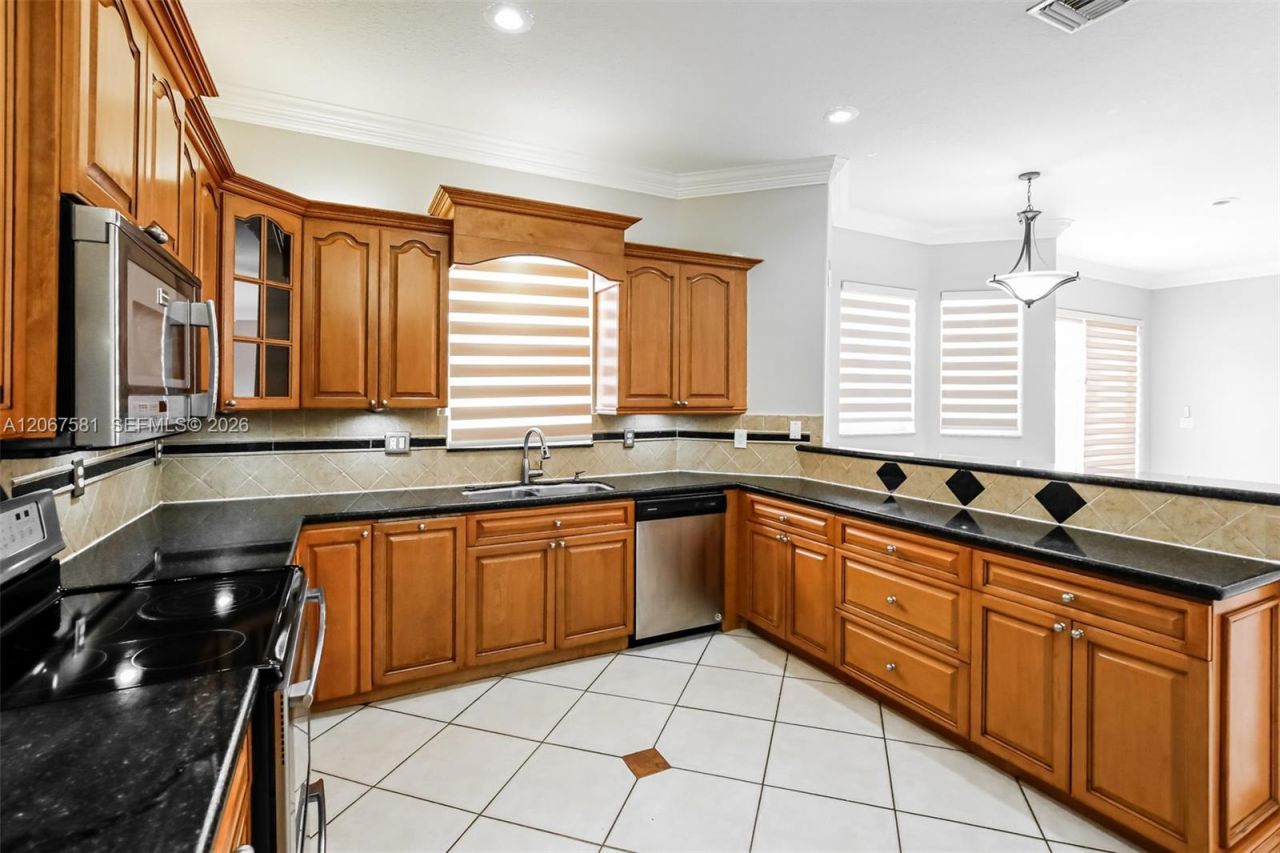 16324 SW 15th St, Pembroke Pines, FL 33027 Photo