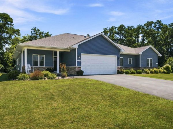 490 Meadowlark Ln E, Green Lake, WI 54941
