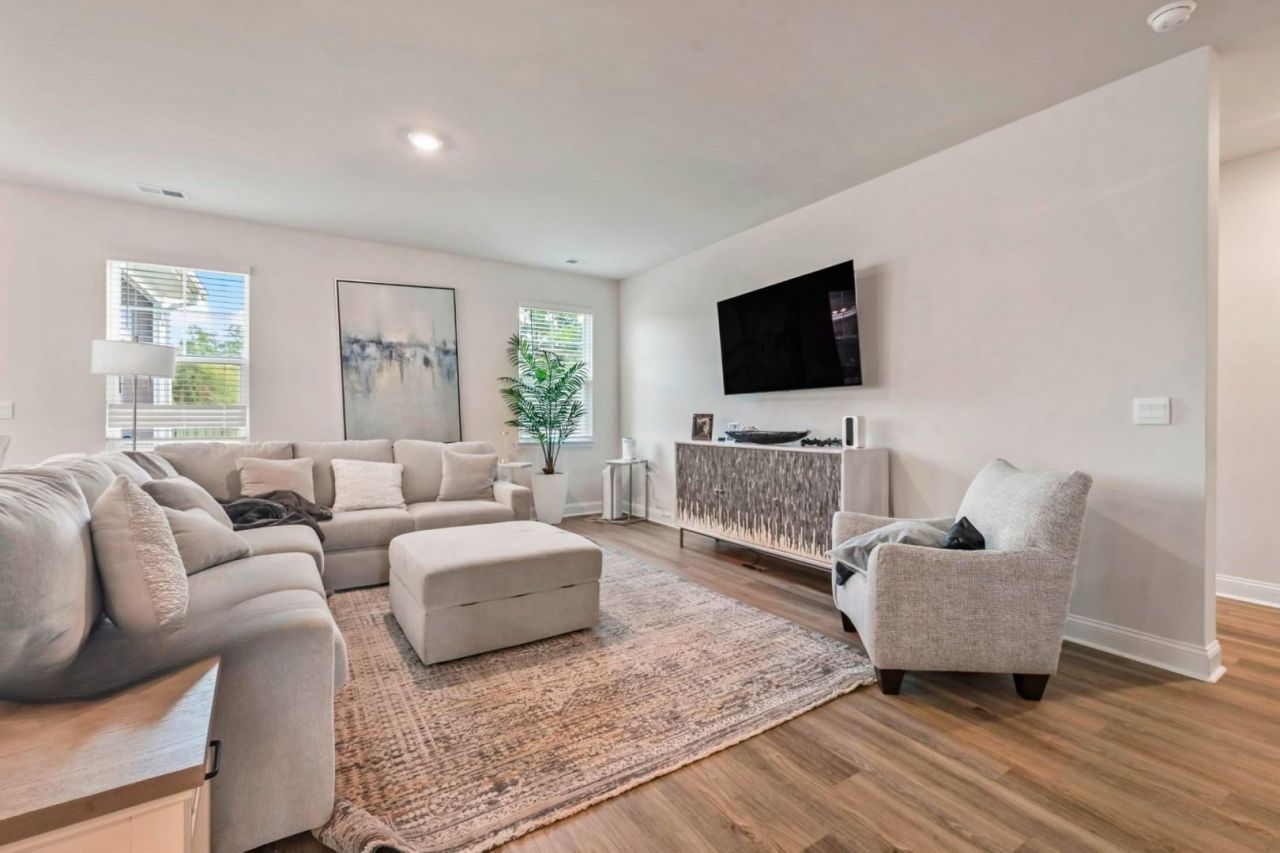 1008 Beechfield Ct. Photo 9
