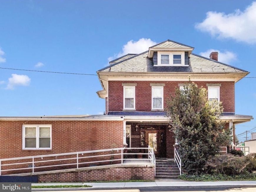 704 Oak Hill , Hagerstown, MD 21740 Main Photo