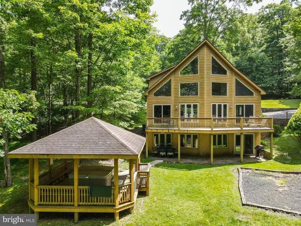 18 MOUNTAINSIDE COURT , OAKLAND, MD 21550