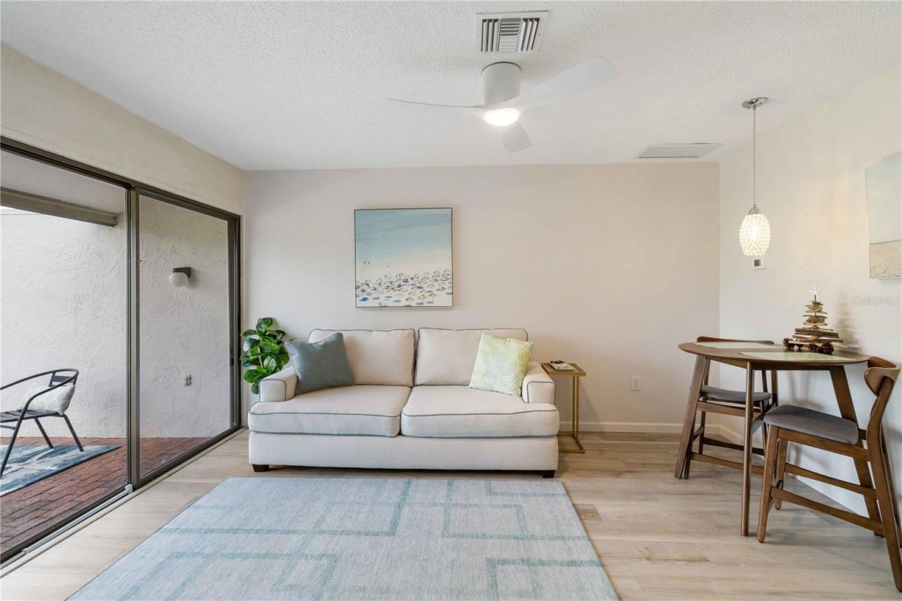 3505 Longmeadow, Unit 3, Sarasota, FL 34235 Photo