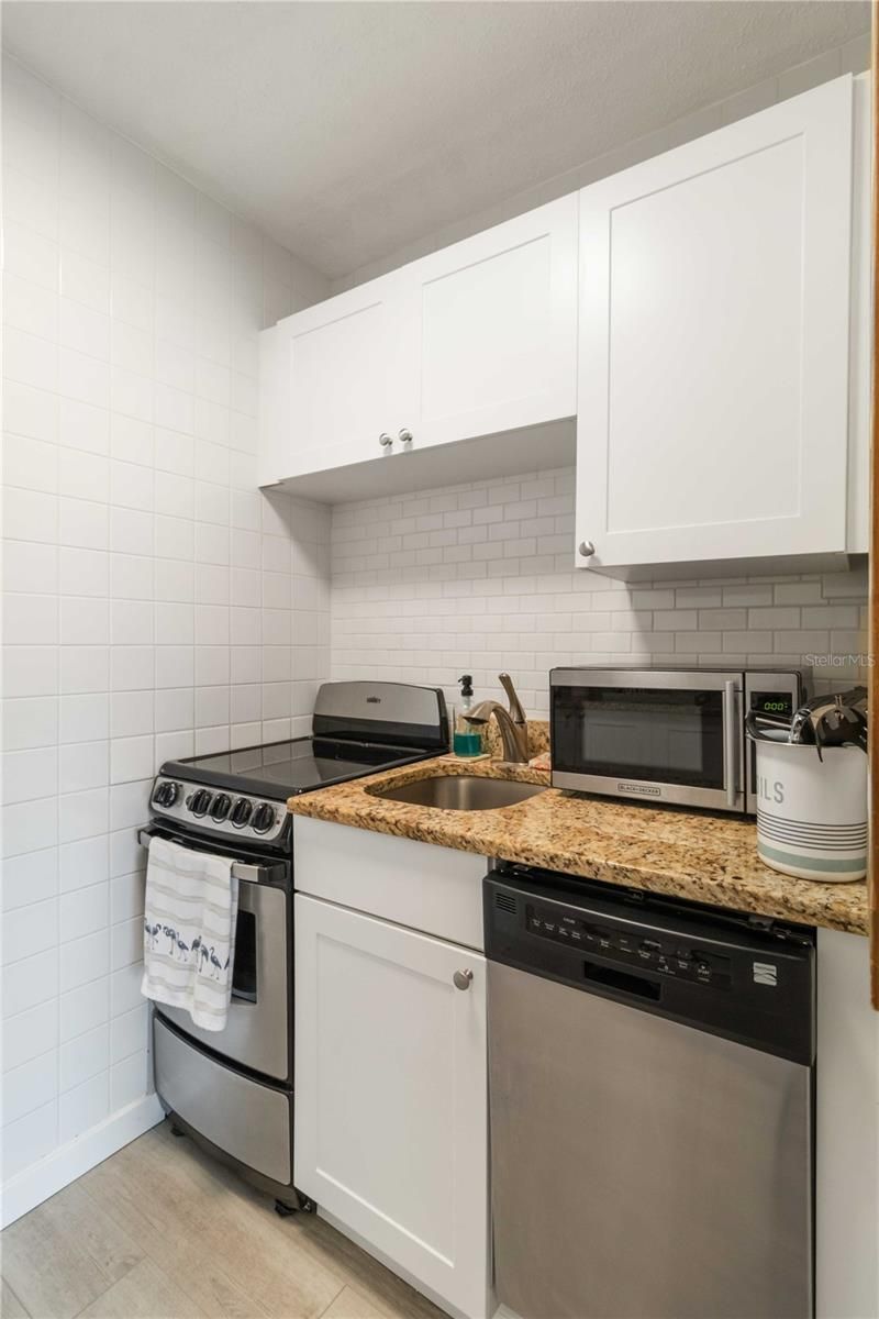 3505 Longmeadow, Unit 3, Sarasota, FL 34235 Photo