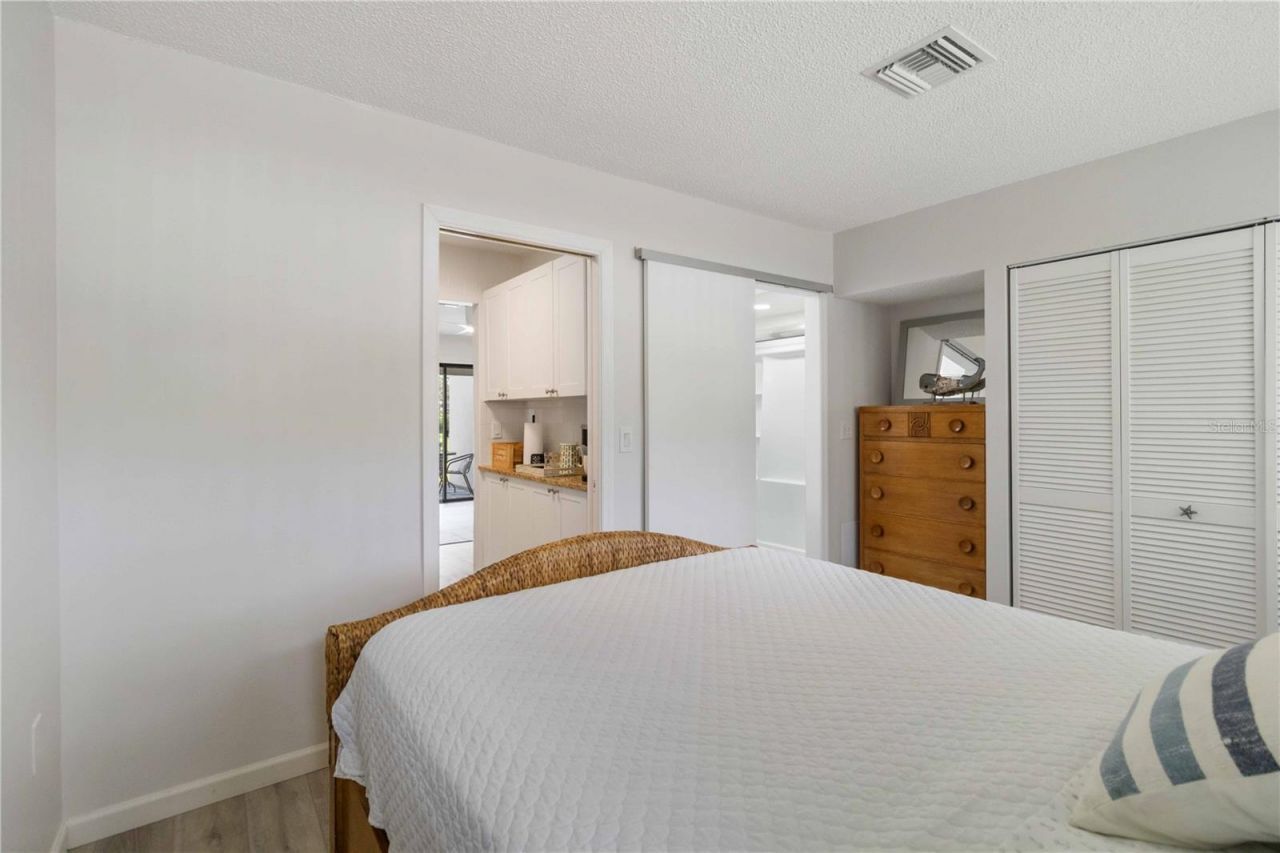 3505 Longmeadow, Unit 3, Sarasota, FL 34235 Photo