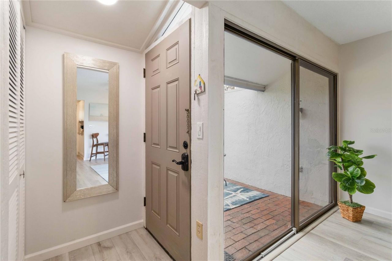 3505 Longmeadow, Unit 3, Sarasota, FL 34235 Photo