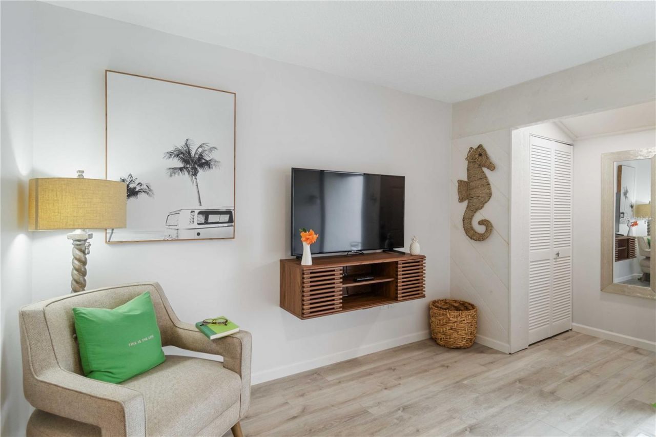 3505 Longmeadow, Unit 3, Sarasota, FL 34235 Photo