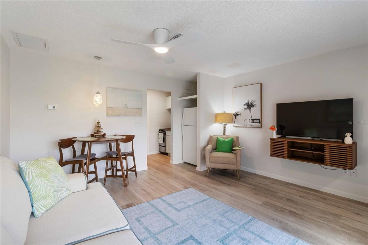 3505 Longmeadow, Unit 3, Sarasota, FL 34235 Photo