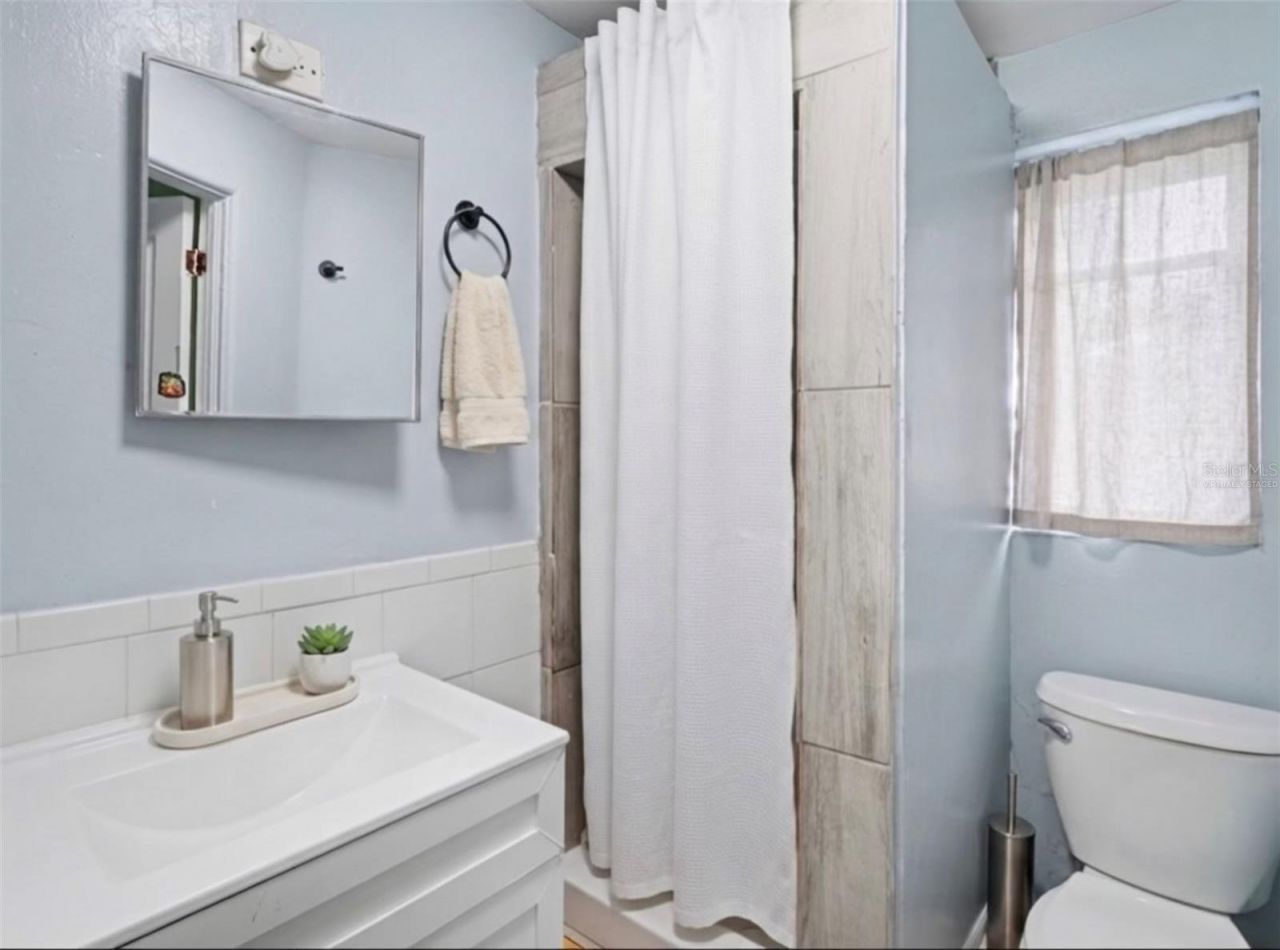 124 26th Avenue E, Unit A, Bradenton, FL 34208 Photo