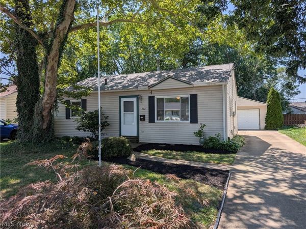 322 Pasadena Avenue , Elyria, OH 44035