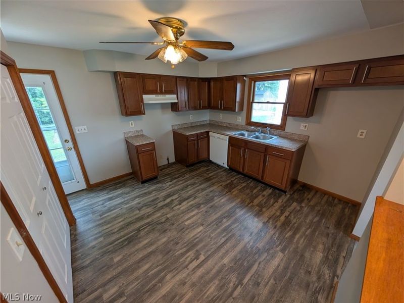 322 Pasadena Avenue, Elyria, OH 44035 Photo 4