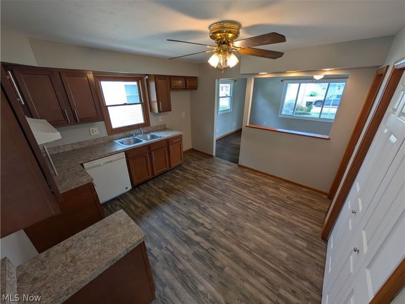 322 Pasadena Avenue, Elyria, OH 44035 Photo 5