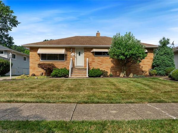 6230 Beverly Drive , Parma Heights, OH 44130