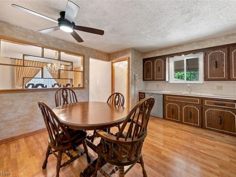 6230 Beverly Drive, Parma Heights, OH 44130 Photo 11