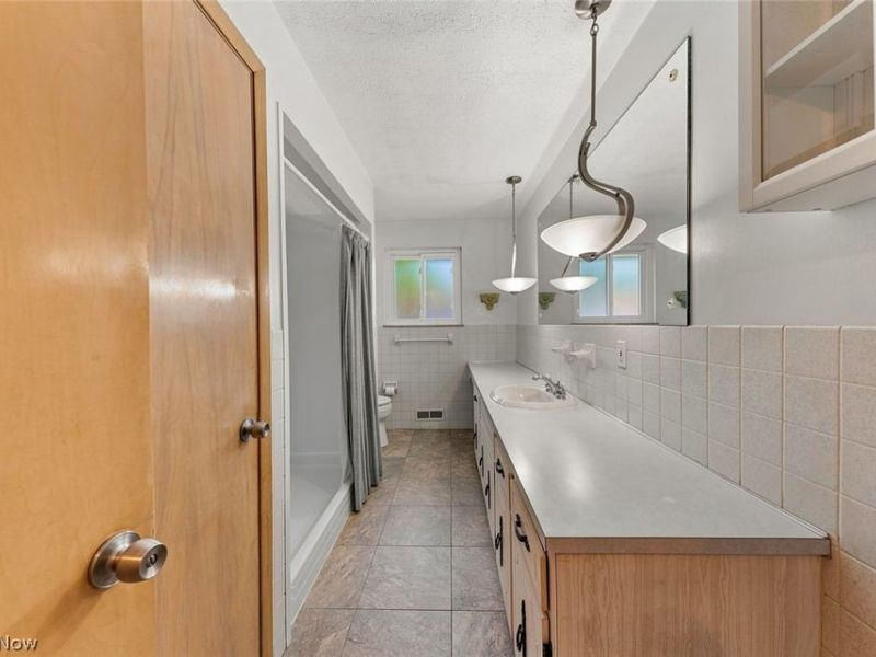 6230 Beverly Drive, Parma Heights, OH 44130 Photo 16