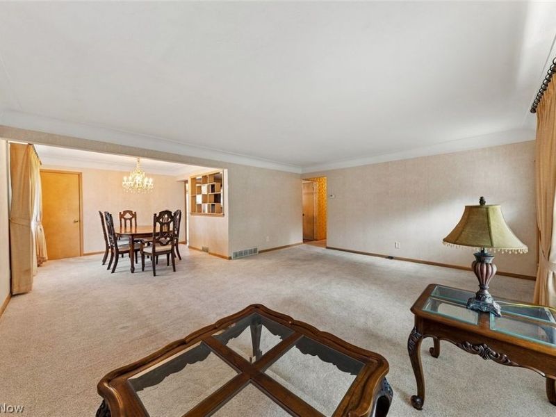 6230 Beverly Drive, Parma Heights, OH 44130 Photo 6