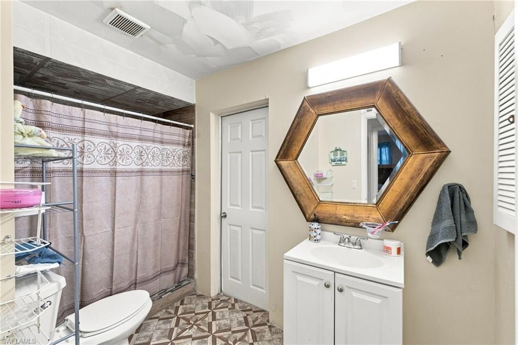 1631 Country Club Pkwy, Lehigh Acres, FL 33936 Photo