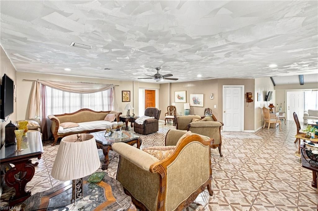 1631 Country Club Pkwy, Lehigh Acres, FL 33936 Photo