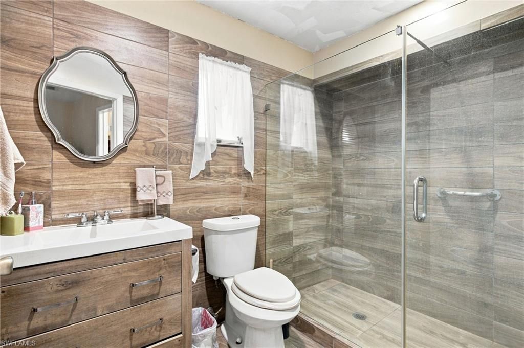 1631 Country Club Pkwy, Lehigh Acres, FL 33936 Photo