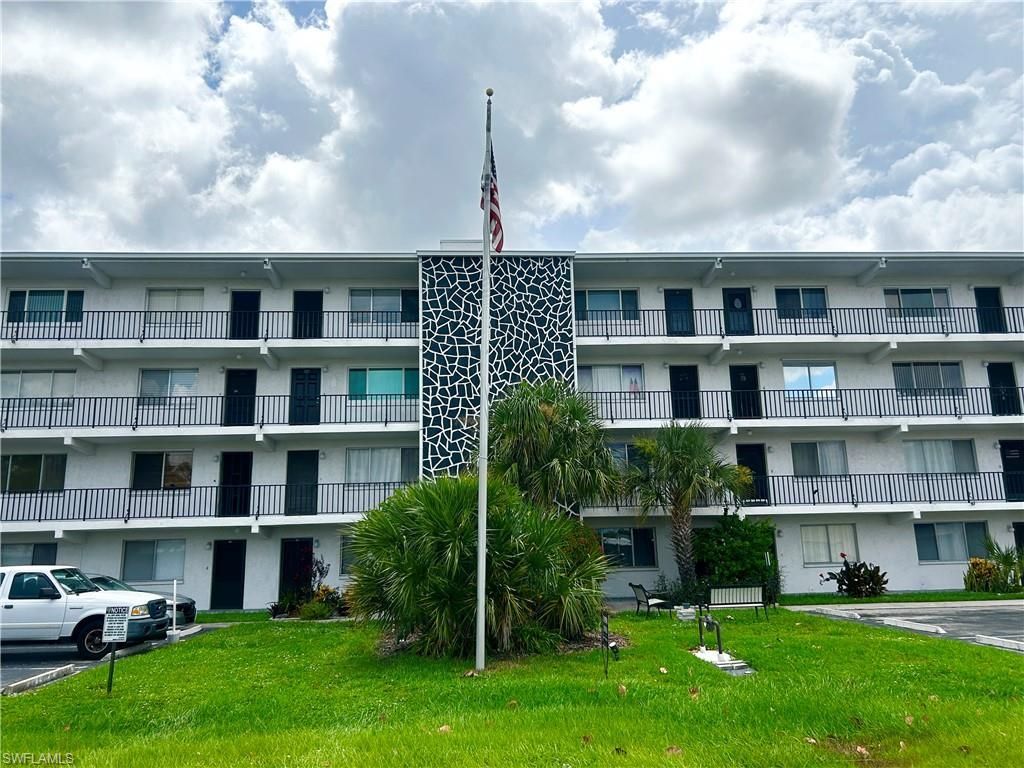4906 Victoria Dr , Unit 103, Cape Coral, FL 33904 Photo