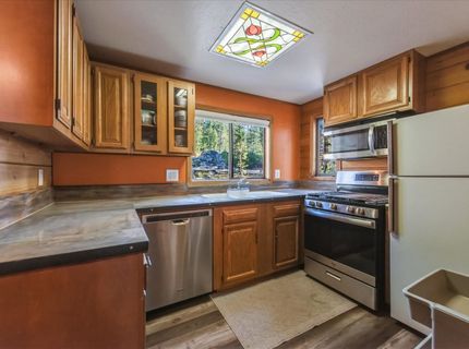 50474 Conifer Drive, Soda Springs, CA 95728 Photo