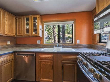 50474 Conifer Drive, Soda Springs, CA 95728 Photo