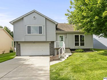 18011 Edna Street, Omaha, NE 68136