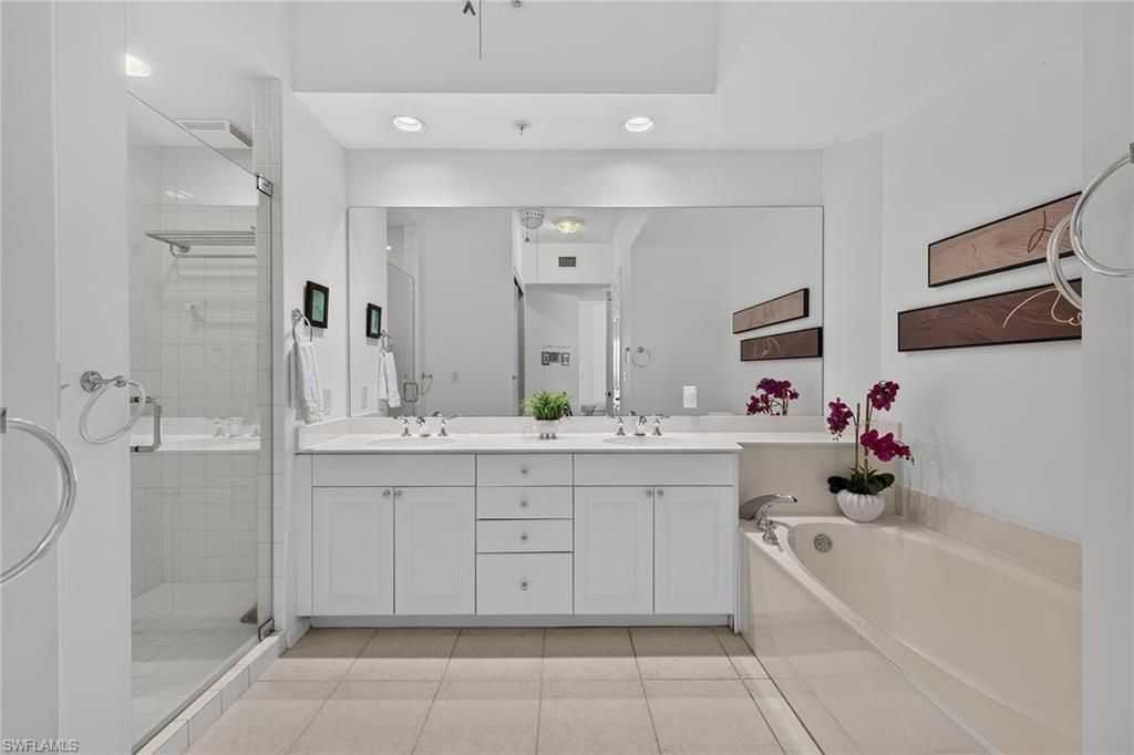 410 Flagship Dr, Unit 1201, Naples, FL 34108 Photo