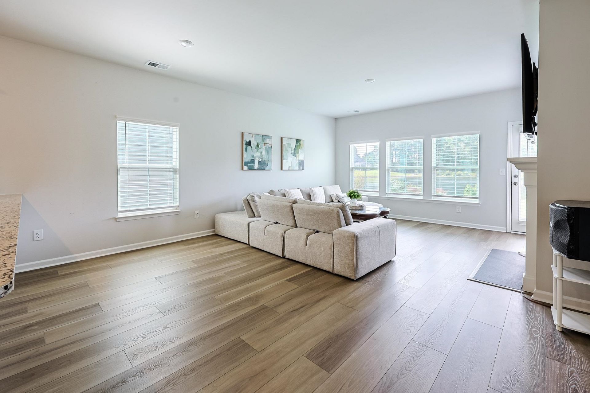 2035 Felicity Pl. Photo 5
