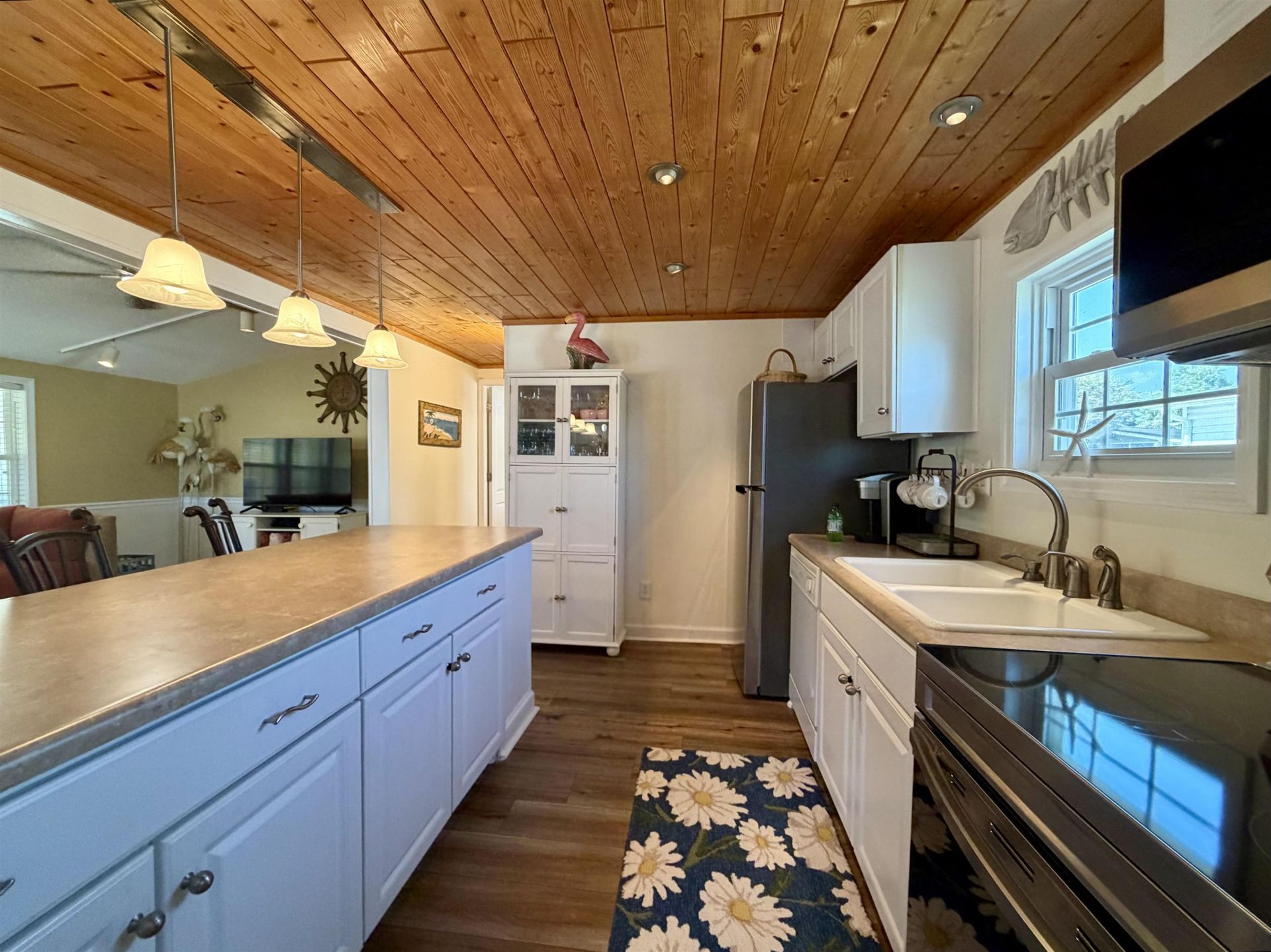 1876 Sunrise Dr. Photo 11
