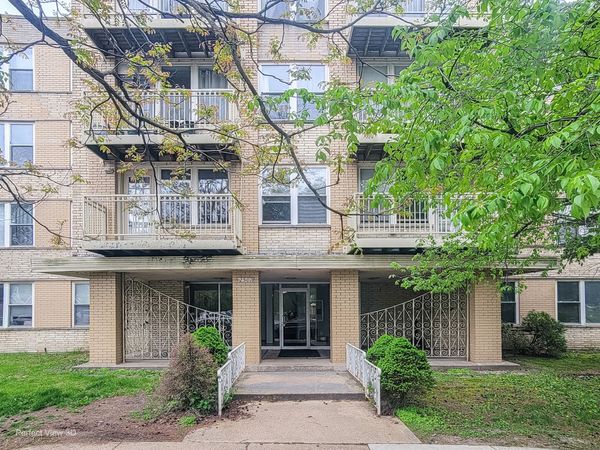 2501 W Touhy Avenue , Unit 203, Chicago, IL 60645