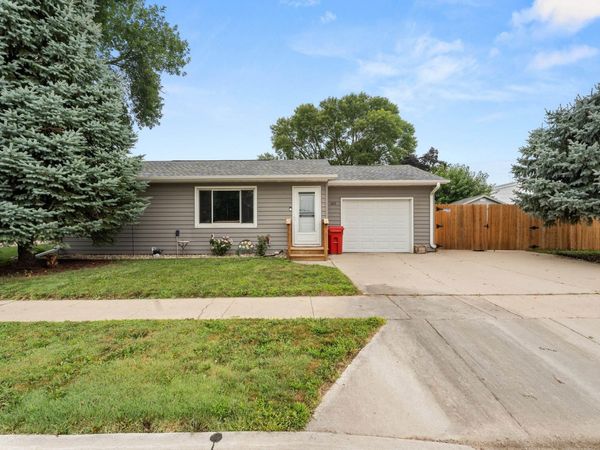 602 Jefferson, Vermillion, SD 57059