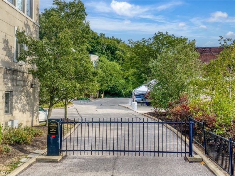 2011 Villa Carabelli Drive, Cleveland, OH 44106 Photo 10