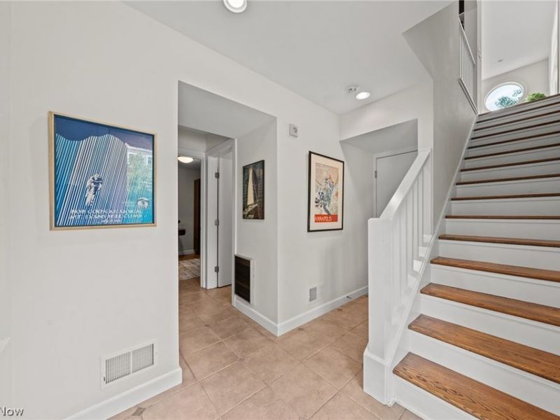 2011 Villa Carabelli Drive, Cleveland, OH 44106 Photo 12