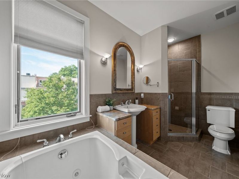 2011 Villa Carabelli Drive, Cleveland, OH 44106 Photo 31