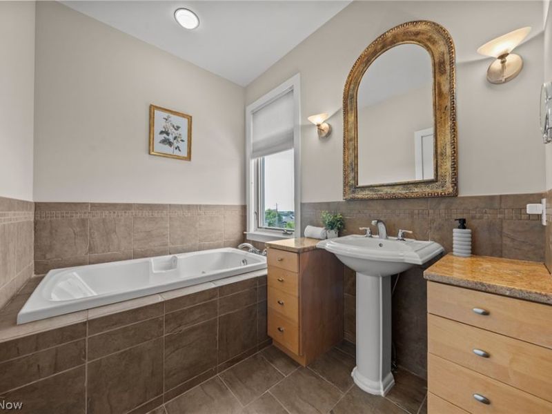 2011 Villa Carabelli Drive, Cleveland, OH 44106 Photo 32