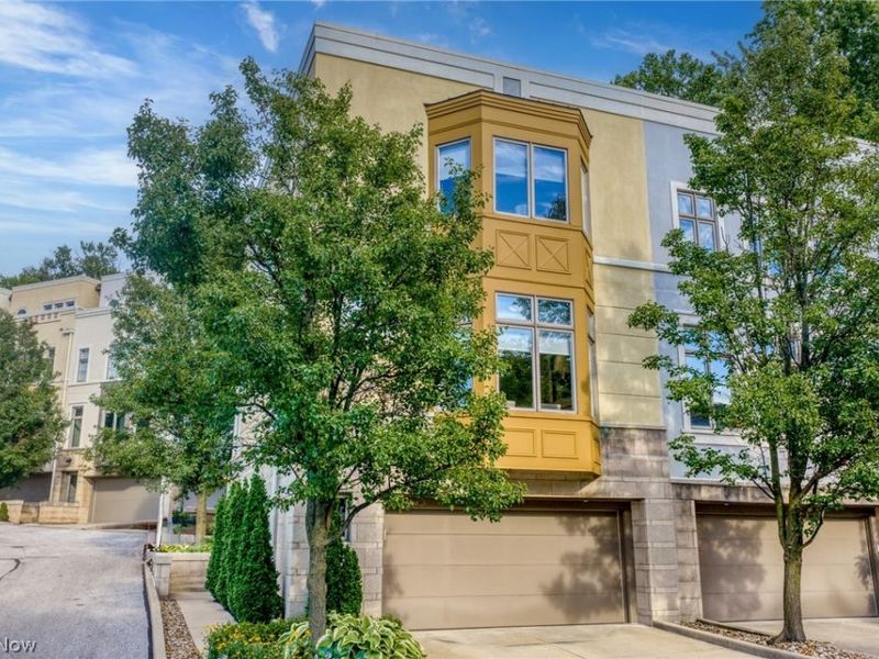 2011 Villa Carabelli Drive, Cleveland, OH 44106 Photo 5