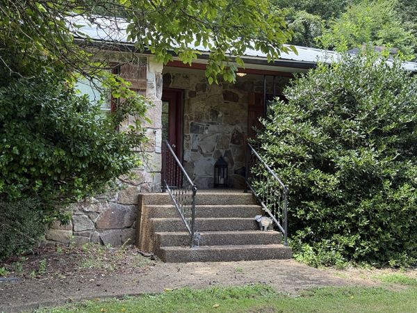 12147 Sewanee Hwy , Sewanee, TN 37375