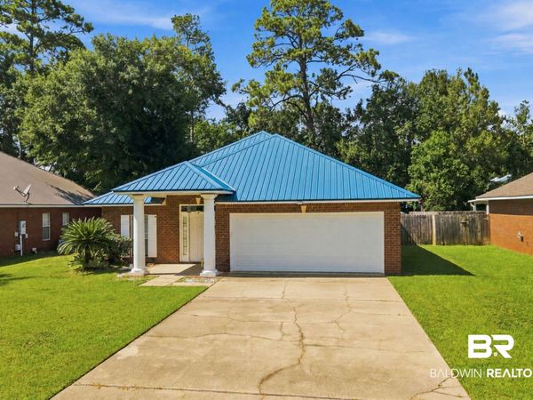 470 E 20th Ave, Gulf Shores, AL 36542